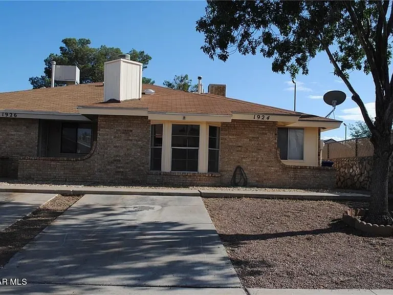 1924 Estrada Drive - 1